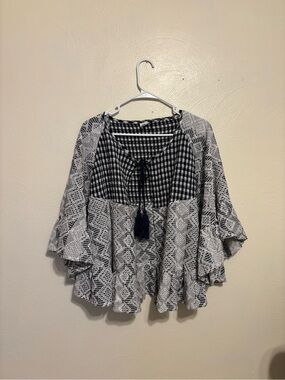 ✨ Anthropologie Akemi + Kin boho patchwork peasant top